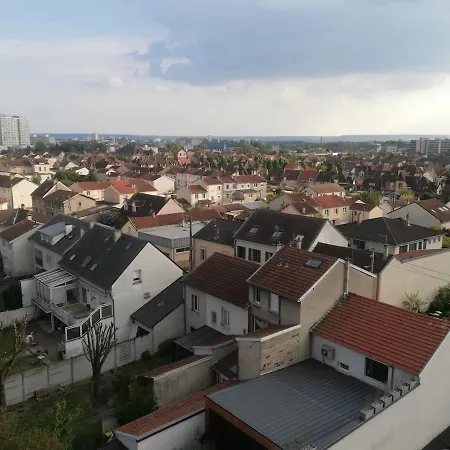 Apartment Et Parking Prive Proche Centre *